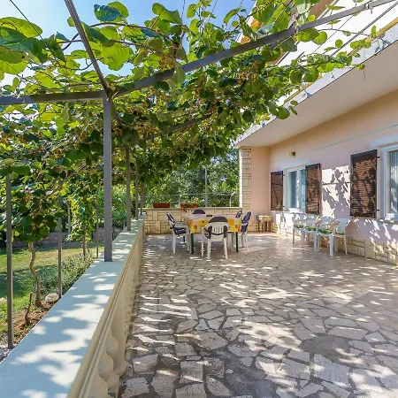 Apartment In Near & Bbq *